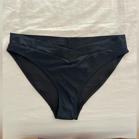 Aerie crossover bikini bottoms - Picture 2 of 3